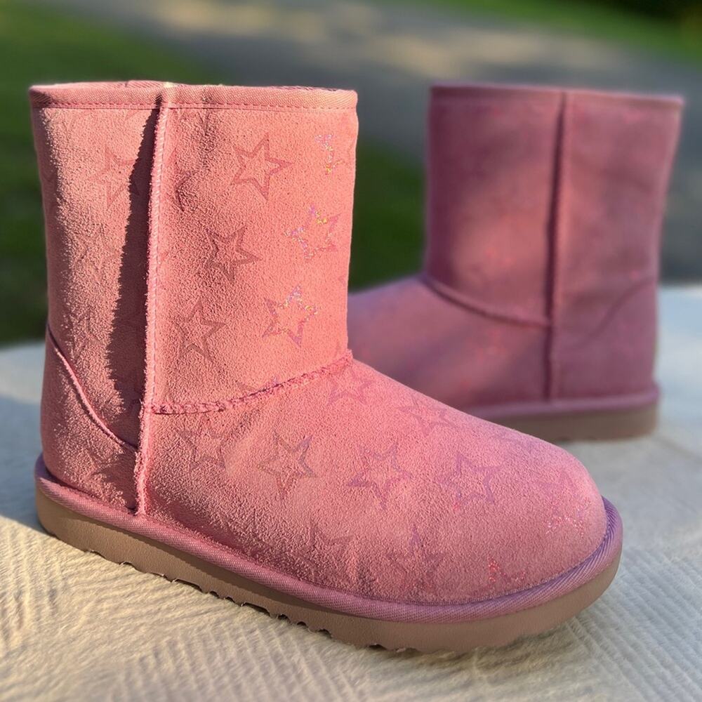 NEW UGG Kids Size 6 Womens 8 Classic II Iridescent Stars Pink Iridescent Boots